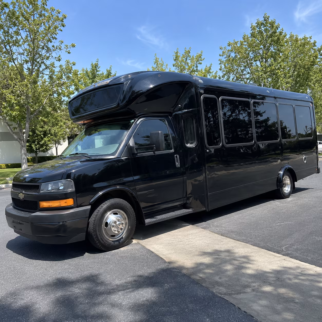 baldwin park 15 passenger party bus