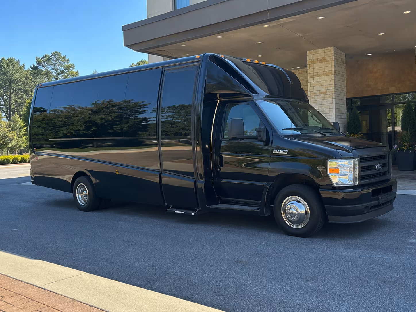 bus rentals for rose bowl stadium concerts and pasadena festival events
