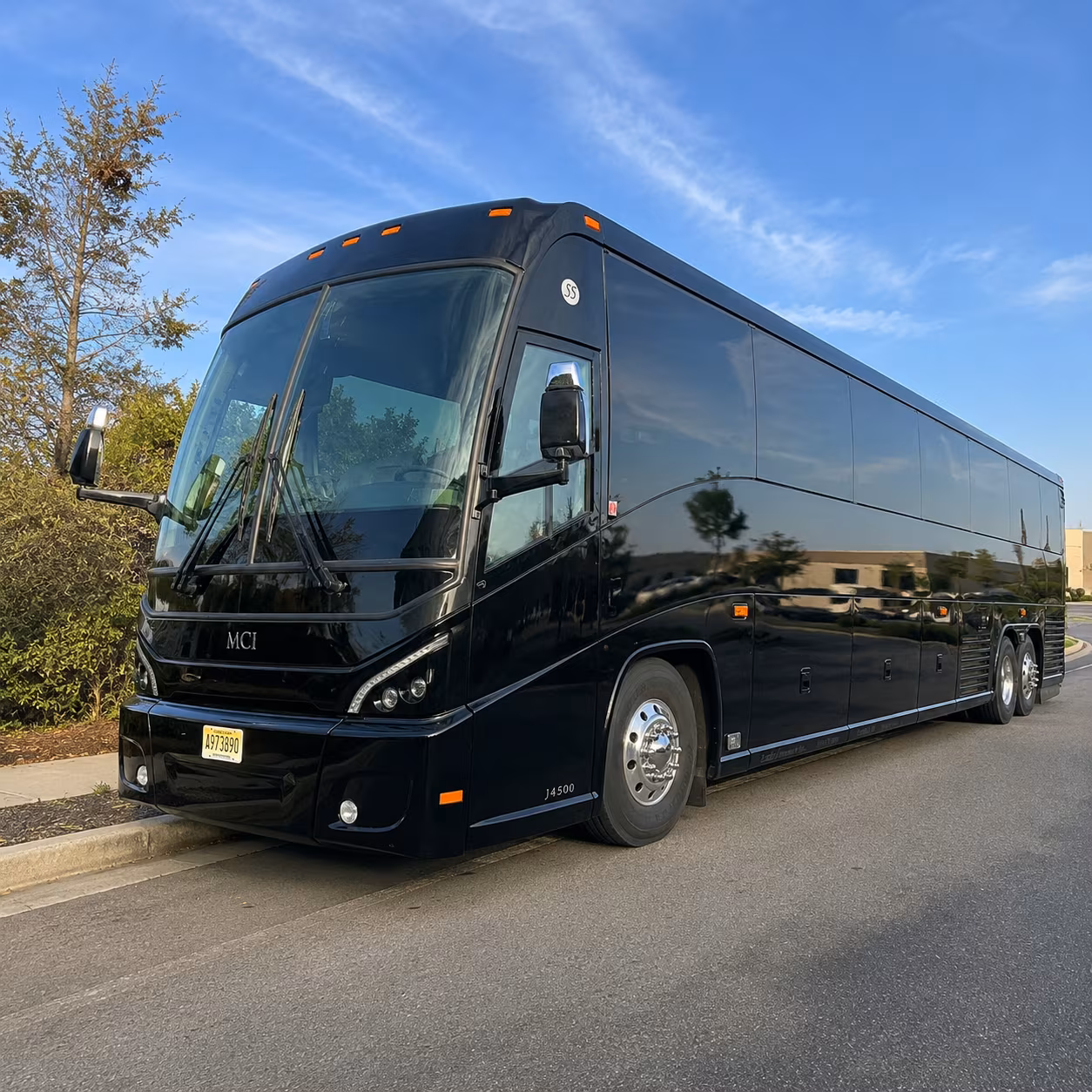 charter bus shuttles between baldwin park hotels and area airports