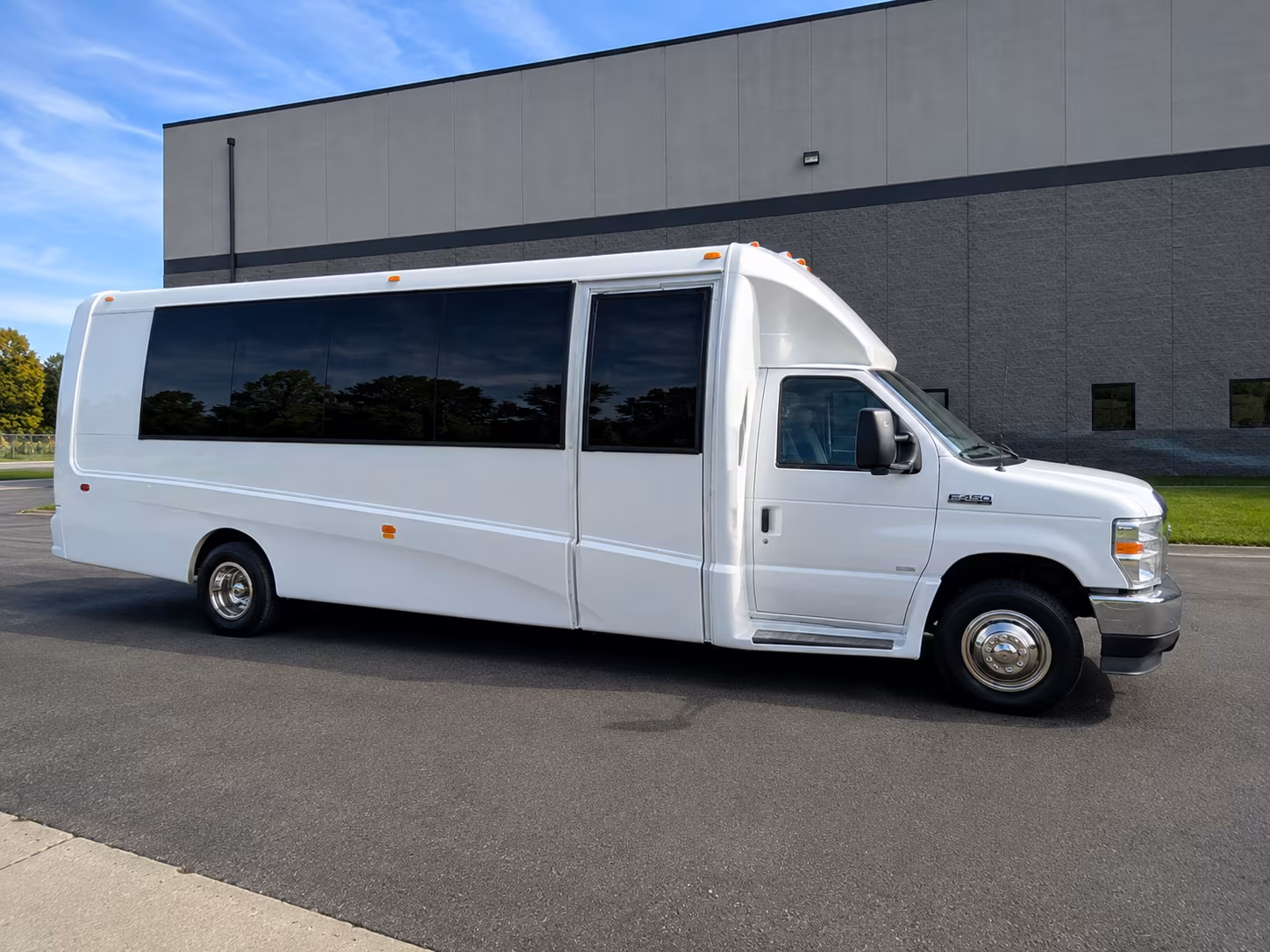 corporate airport transfer buses serving lax ont and burbank