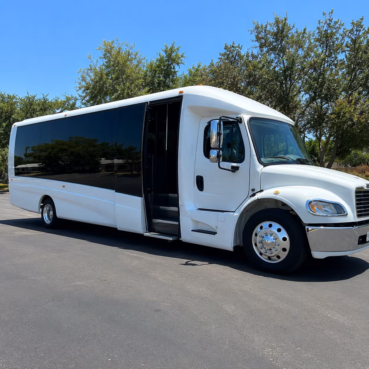 wedding and quinceanera buses in baldwin park